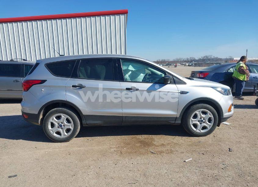 Photo 13 of 2019 Ford Escape S (VIN 1FMCU0F77KUB83832)