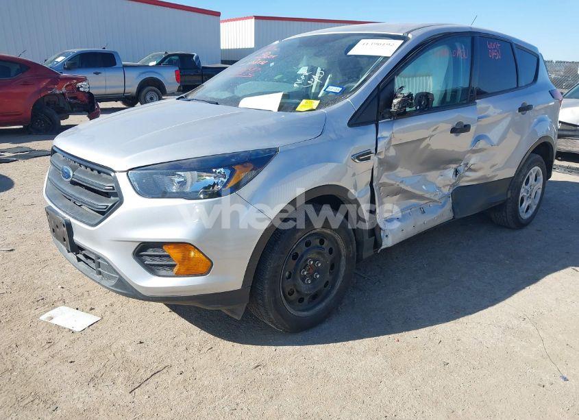 Photo 2 of 2019 Ford Escape S (VIN 1FMCU0F77KUB83832)