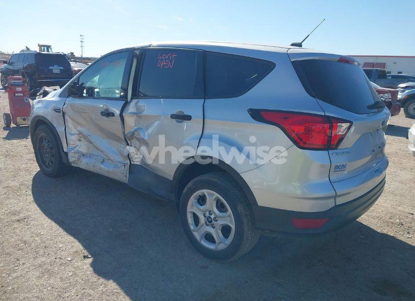 Photo 3 of 2019 Ford Escape S (VIN 1FMCU0F77KUB83832)