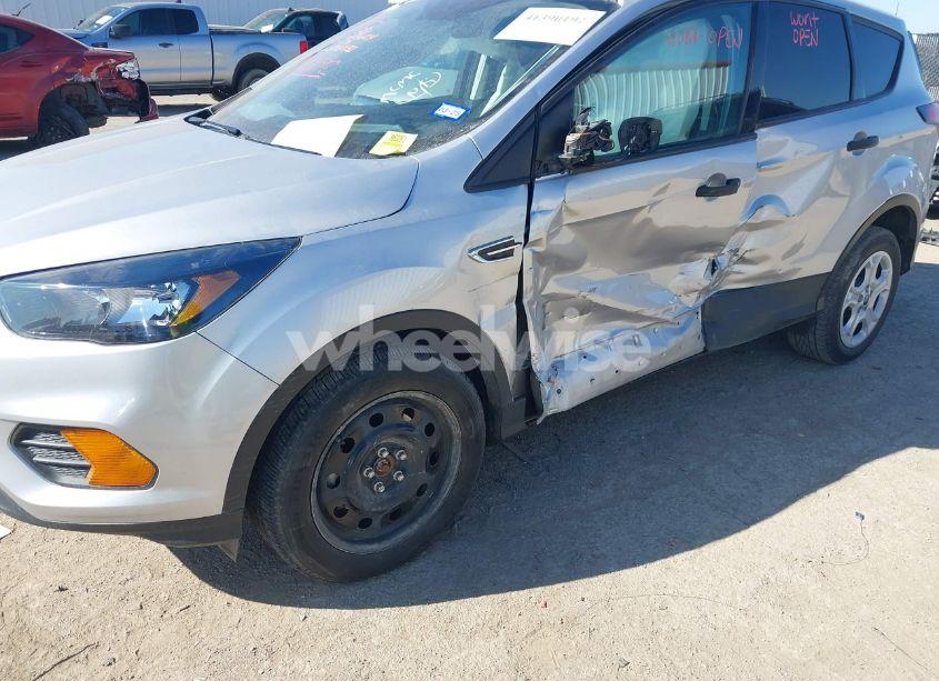 Photo 6 of 2019 Ford Escape S (VIN 1FMCU0F77KUB83832)