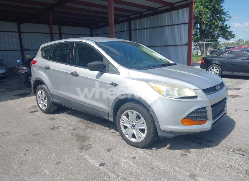 2013 Ford Escape S (VIN 1FMCU0F78DUB43763) main photo