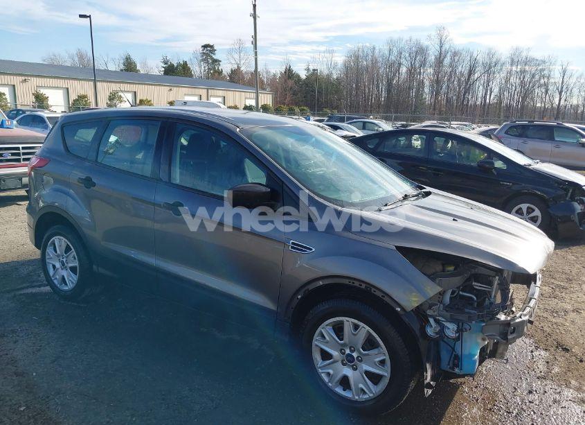2013 Ford Escape S (VIN 1FMCU0F78DUD35412) main photo