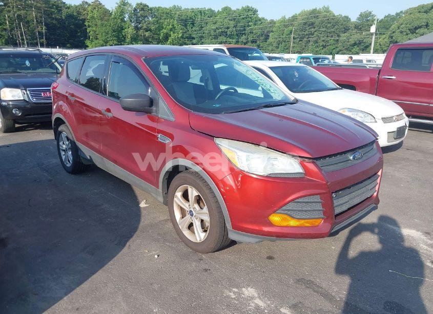 2015 Ford Escape S (VIN 1FMCU0F78FUA88928) main photo