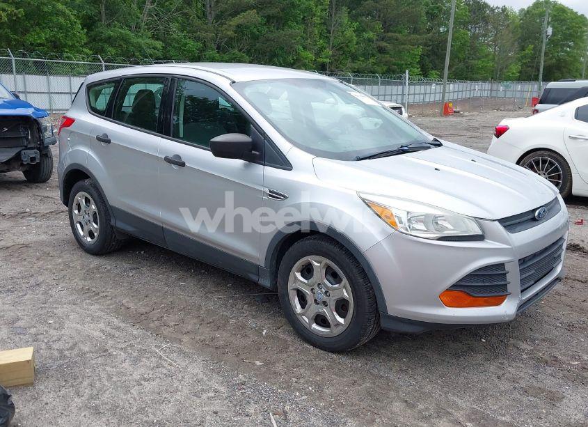 2015 Ford Escape S (VIN 1FMCU0F78FUB32720) main photo
