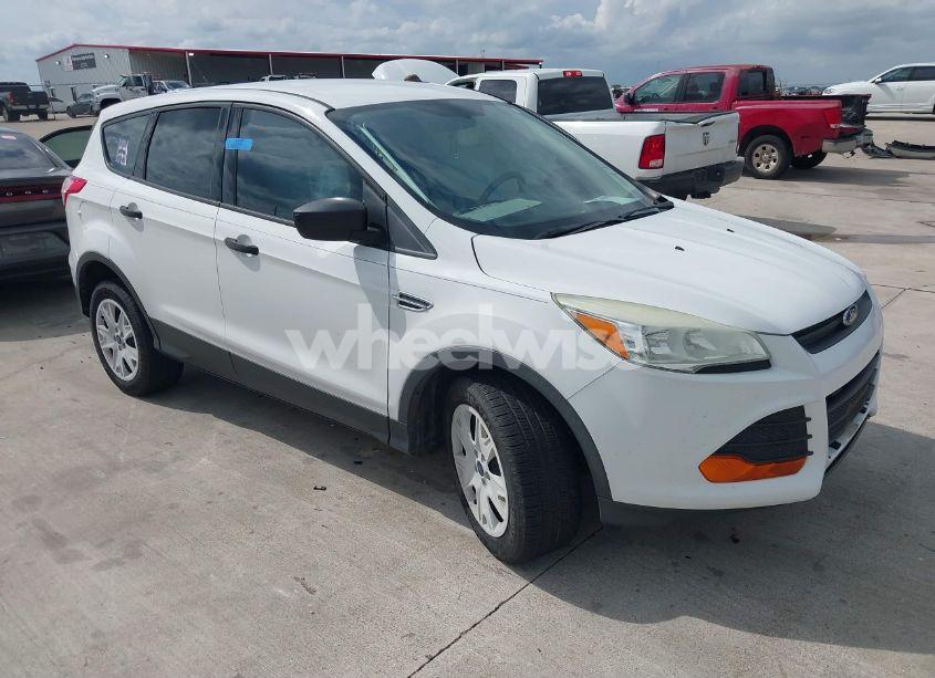 2015 Ford Escape S (VIN 1FMCU0F78FUC61539) main photo