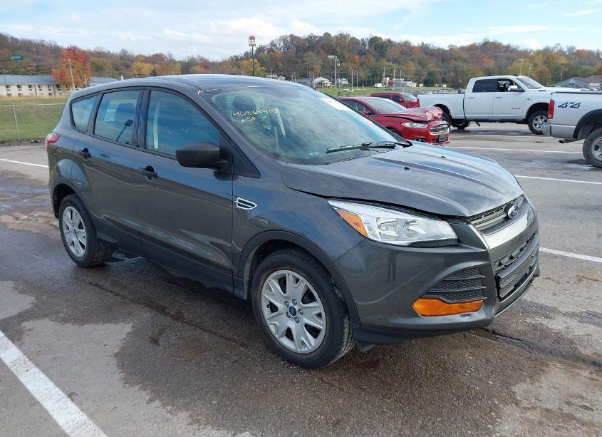 2016 Ford Escape S (VIN 1FMCU0F78GUC26663) main photo