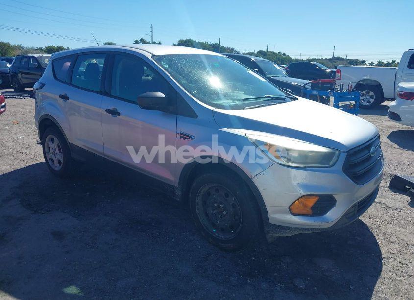 2017 Ford Escape S (VIN 1FMCU0F78HUA46004) main photo