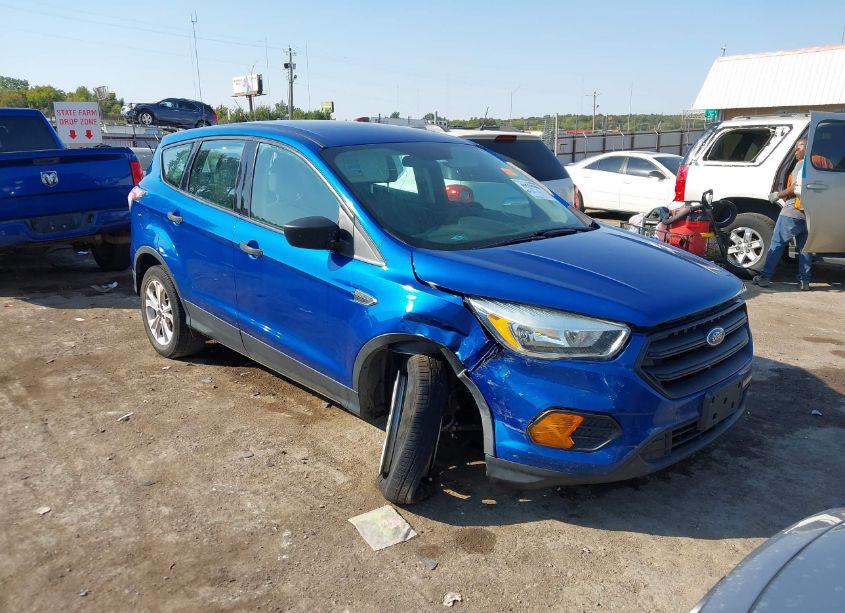 2017 Ford Escape S (VIN 1FMCU0F78HUA48089) main photo