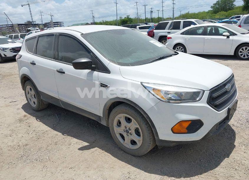2017 Ford Escape S (VIN 1FMCU0F78HUA60985) main photo