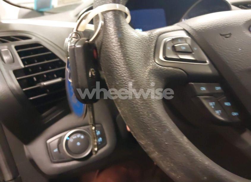 Photo 11 of 2017 Ford Escape (VIN 1FMCU0F78HUC61950)