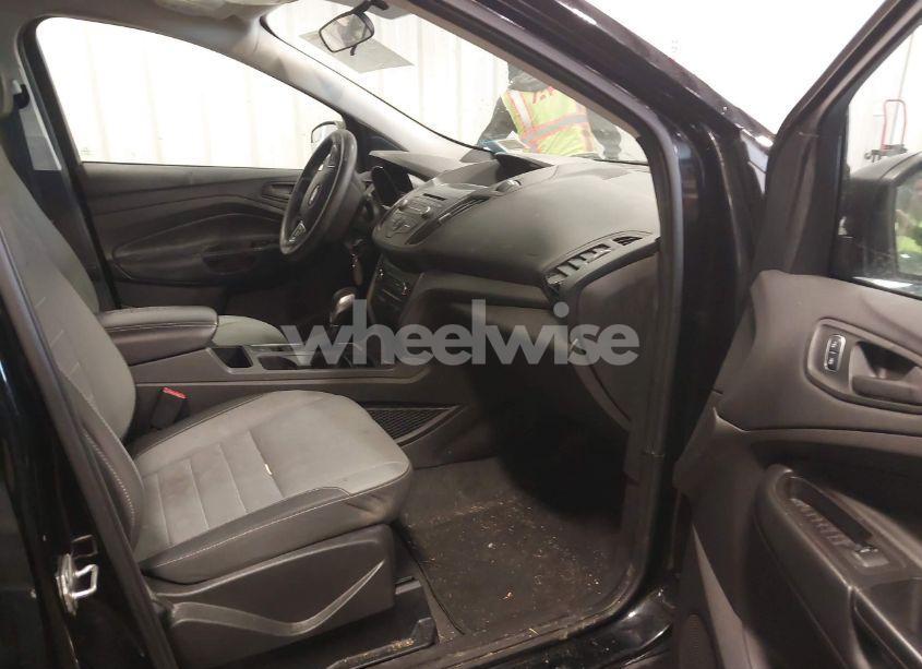 Photo 5 of 2017 Ford Escape (VIN 1FMCU0F78HUC61950)