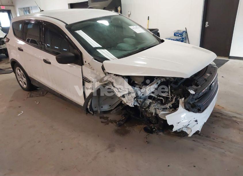 2017 Ford Escape S (VIN 1FMCU0F78HUF01868) main photo