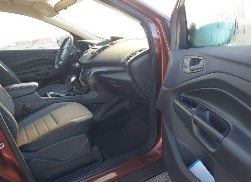 Photo 5 of 2018 Ford Escape S (VIN 1FMCU0F78JUA07113)