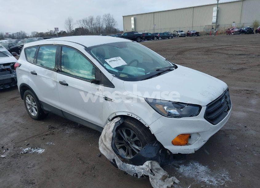 2019 Ford Escape S (VIN 1FMCU0F78KUA39819) main photo