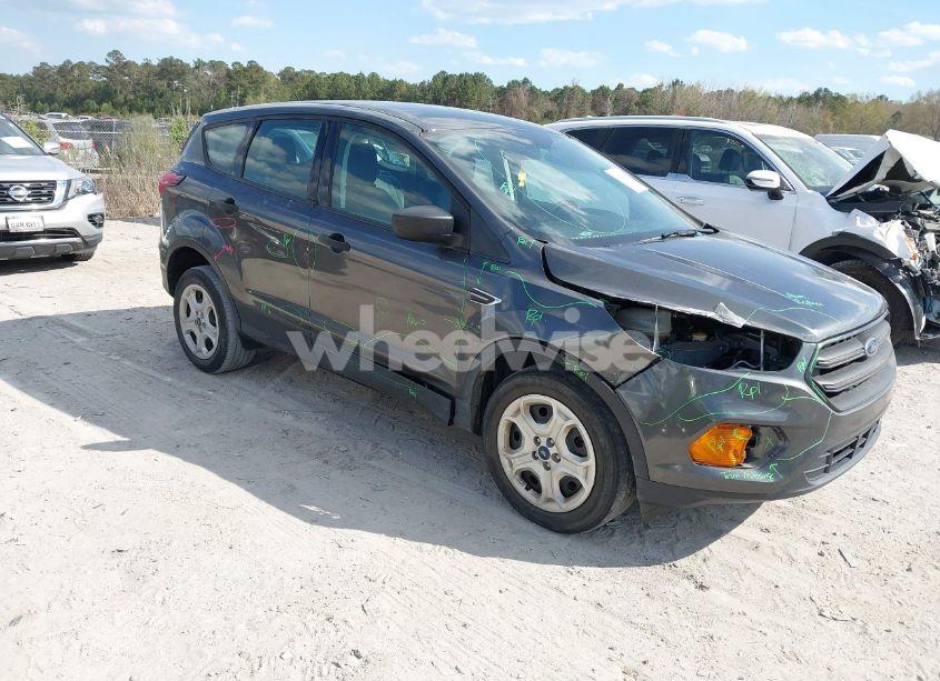 2019 Ford Escape S (VIN 1FMCU0F78KUA49721) main photo