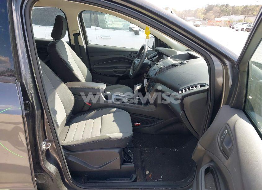 Photo 5 of 2019 Ford Escape S (VIN 1FMCU0F78KUA49721)