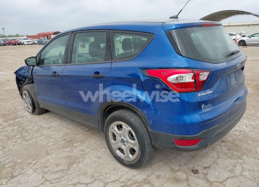 Photo 3 of 2019 Ford Escape S (VIN 1FMCU0F78KUB26300)