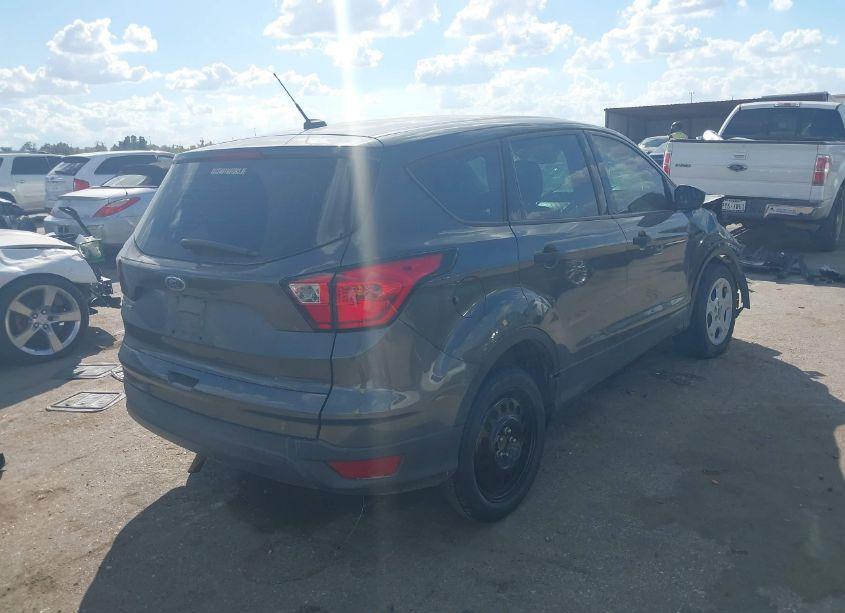 Photo 4 of 2019 Ford Escape S (VIN 1FMCU0F78KUC52270)