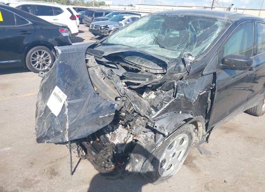 Photo 6 of 2019 Ford Escape S (VIN 1FMCU0F78KUC52270)