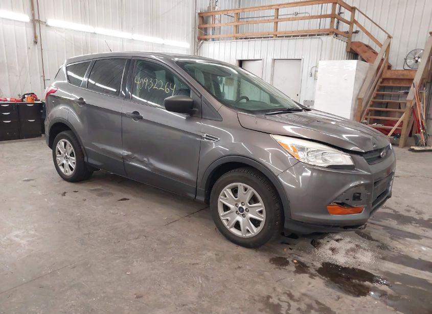 2013 Ford Escape S (VIN 1FMCU0F79DUB41004) main photo