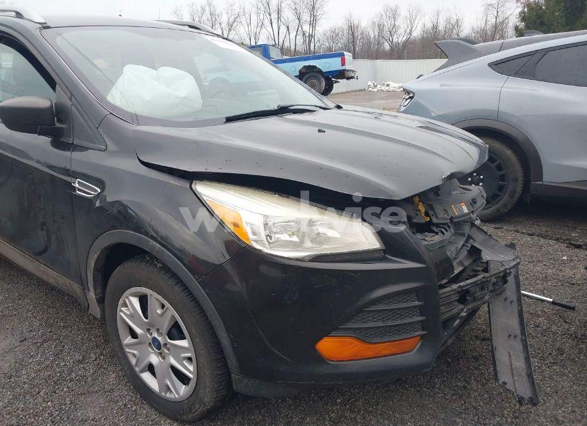Photo 18 of 2013 Ford Escape S (VIN 1FMCU0F79DUB84712)