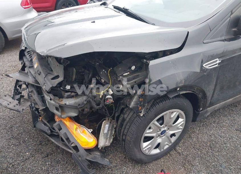 Photo 6 of 2013 Ford Escape S (VIN 1FMCU0F79DUB84712)