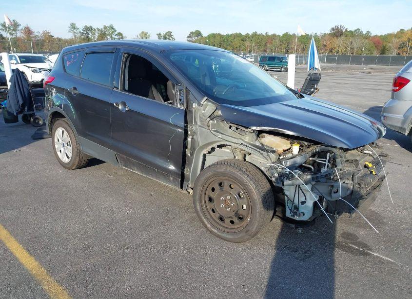 2015 Ford Escape S (VIN 1FMCU0F79FUB87788) main photo