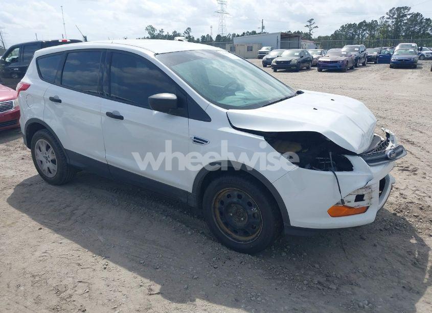 2016 Ford Escape S (VIN 1FMCU0F79GUC72860) main photo