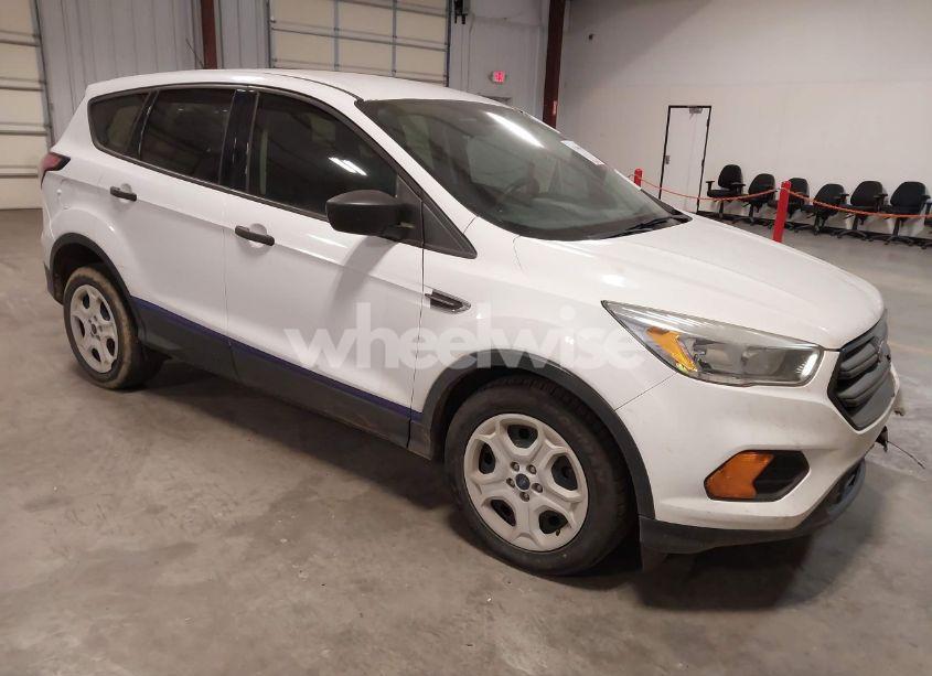 2017 Ford Escape S (VIN 1FMCU0F79HUD81756) main photo