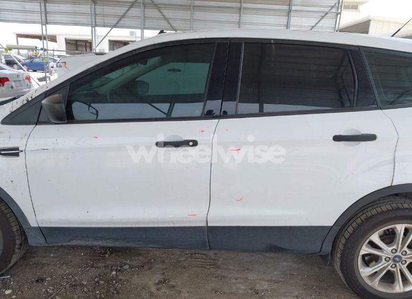 Photo 14 of 2018 Ford Escape S (VIN 1FMCU0F79JUA22719)