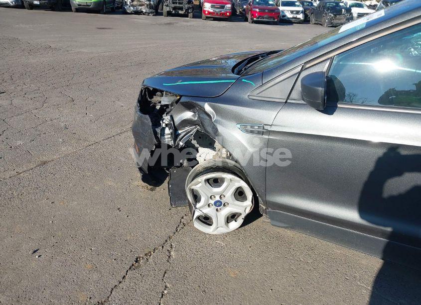 Photo 6 of 2018 Ford Escape S (VIN 1FMCU0F79JUA79759)