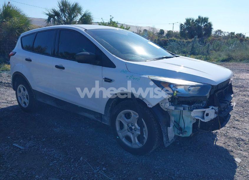 2019 Ford Escape S (VIN 1FMCU0F79KUC46297) main photo