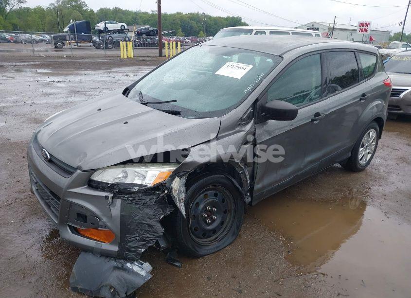 Photo 2 of 2013 Ford Escape S (VIN 1FMCU0F7XDUB79194)