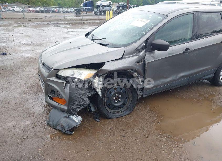 Photo 6 of 2013 Ford Escape S (VIN 1FMCU0F7XDUB79194)