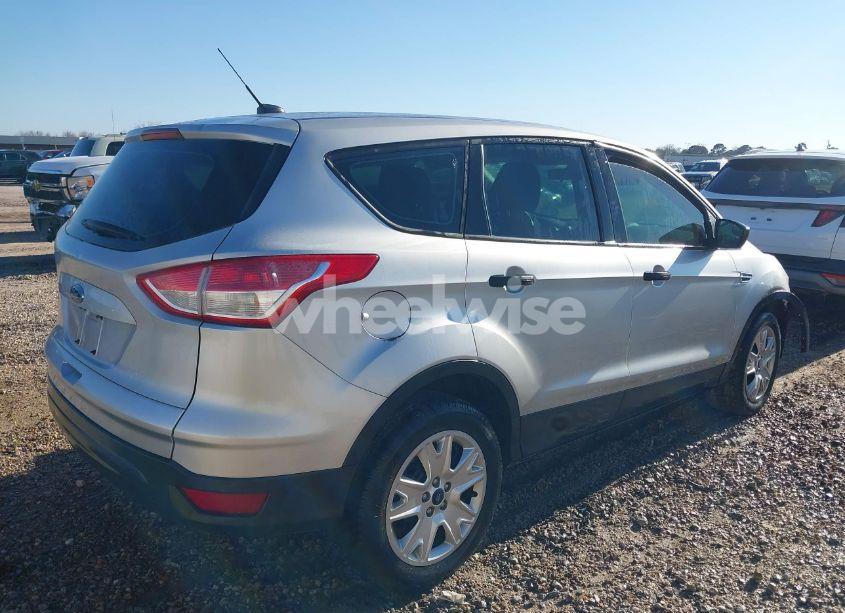 Photo 4 of 2013 Ford Escape S (VIN 1FMCU0F7XDUC83412)