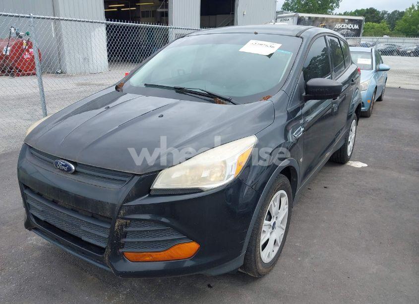 Photo 2 of 2014 Ford Escape S (VIN 1FMCU0F7XEUC01325)