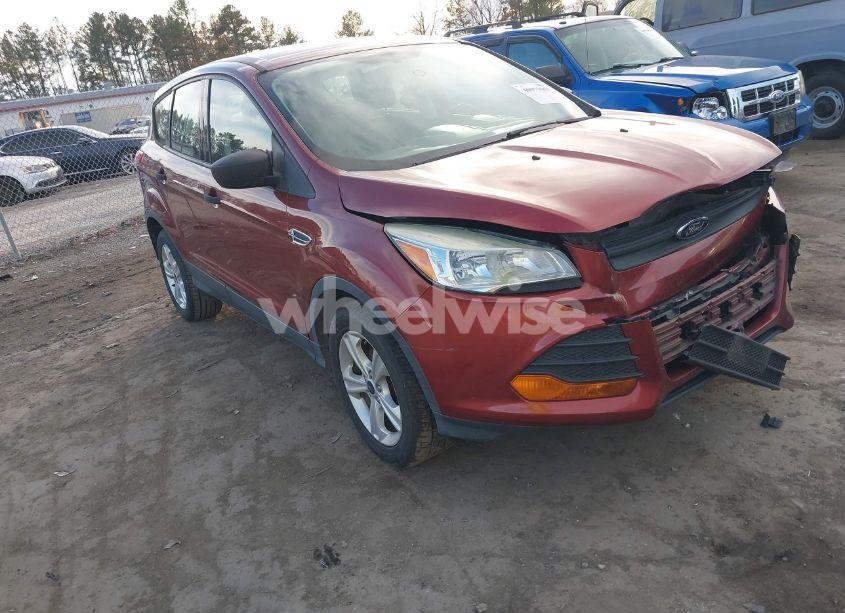 2016 Ford Escape S (VIN 1FMCU0F7XGUA26870) main photo