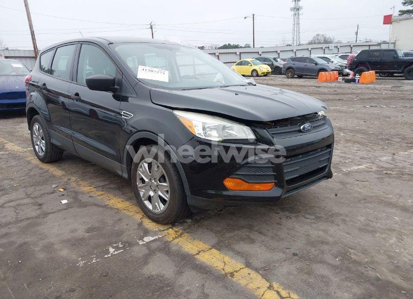 2016 Ford Escape S (VIN 1FMCU0F7XGUC19181) main photo