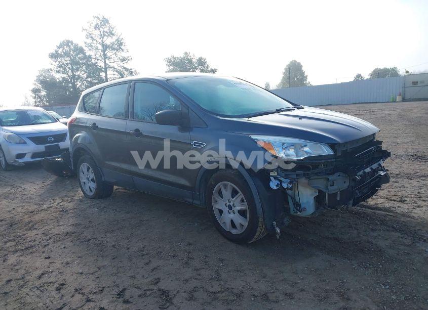 2016 Ford Escape S (VIN 1FMCU0F7XGUC19682) main photo