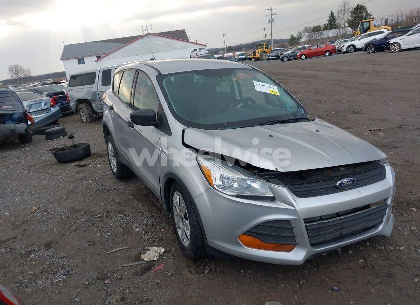 2016 Ford Escape S (VIN 1FMCU0F7XGUC64394) main photo
