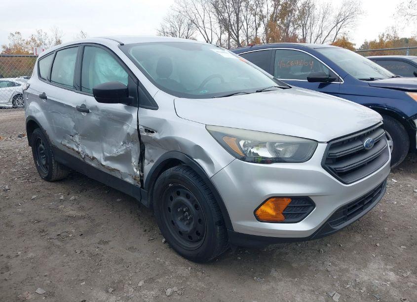 2018 Ford Escape S (VIN 1FMCU0F7XJUA02978) main photo