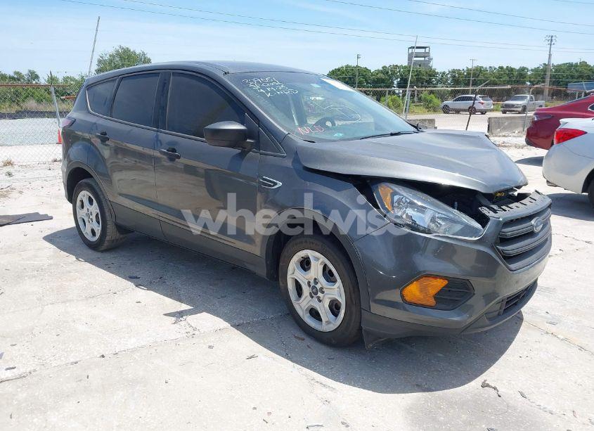 2018 Ford Escape S (VIN 1FMCU0F7XJUA16377) main photo