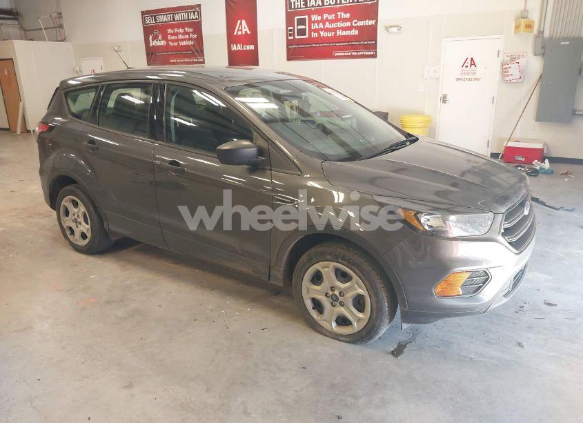 2018 Ford Escape S (VIN 1FMCU0F7XJUA27640) main photo