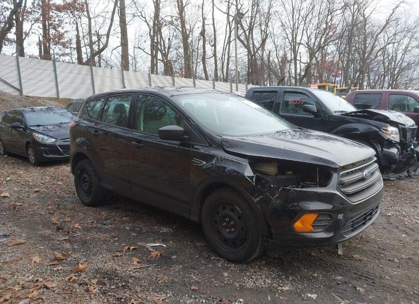 2018 Ford Escape S (VIN 1FMCU0F7XJUA70021) main photo