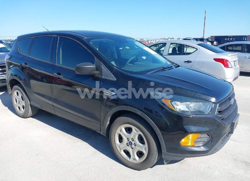 2018 Ford Escape S (VIN 1FMCU0F7XJUB60382) main photo