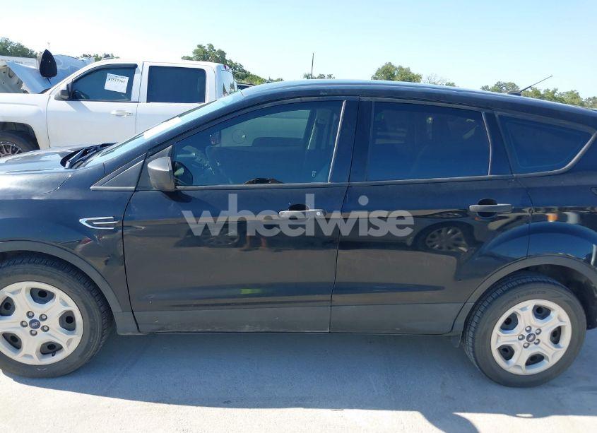 Photo 14 of 2018 Ford Escape S (VIN 1FMCU0F7XJUB60382)