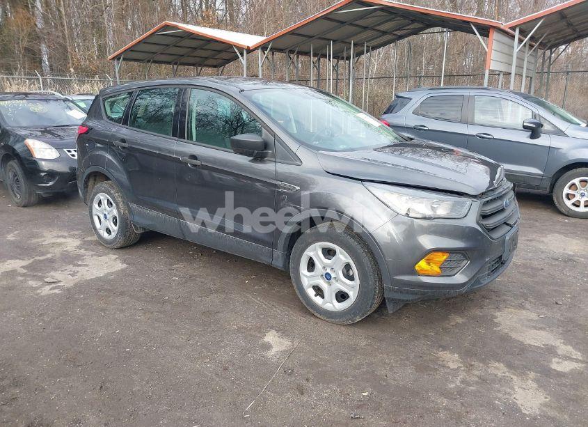2018 Ford Escape S (VIN 1FMCU0F7XJUD26528) main photo