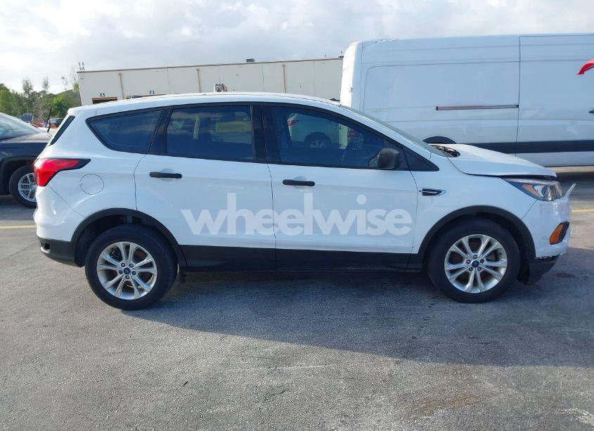 Photo 13 of 2019 Ford Escape S (VIN 1FMCU0F7XKUA48053)