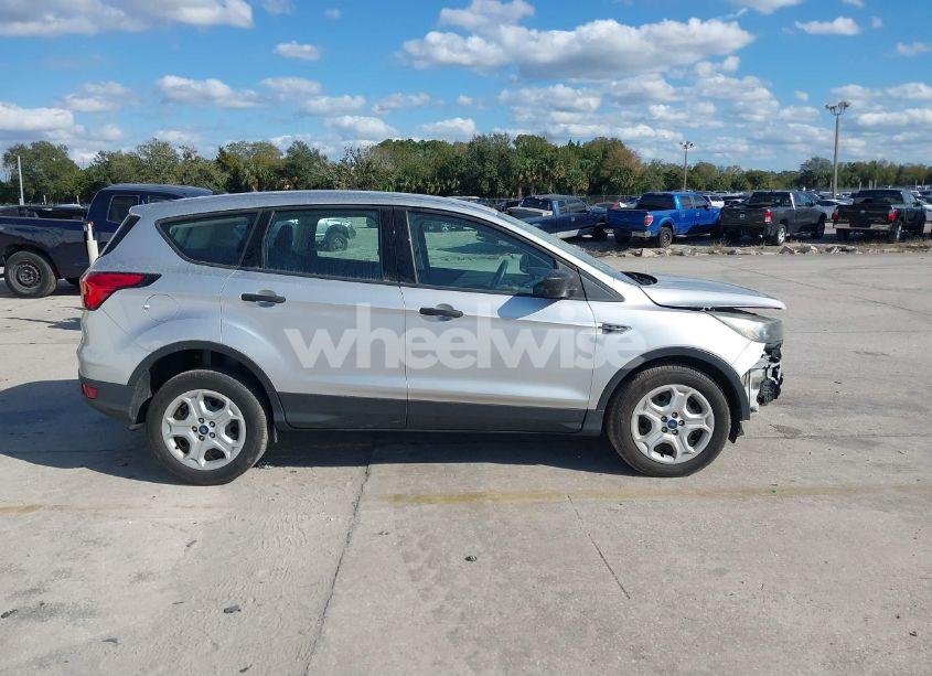 Photo 14 of 2019 Ford Escape S (VIN 1FMCU0F7XKUA65564)