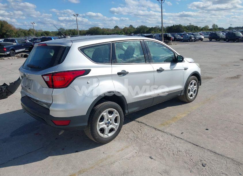 Photo 4 of 2019 Ford Escape S (VIN 1FMCU0F7XKUA65564)